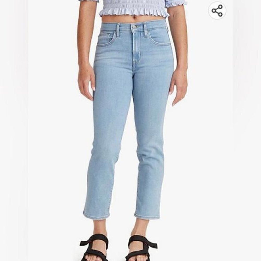 Levi's Women's Light Wash 724 High Rise Straight Crop Jeans - Size 31